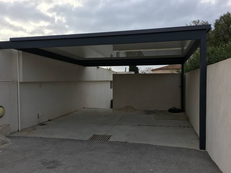 Fabrication d’un carport aluminium sur mesure à Toulon Var 83